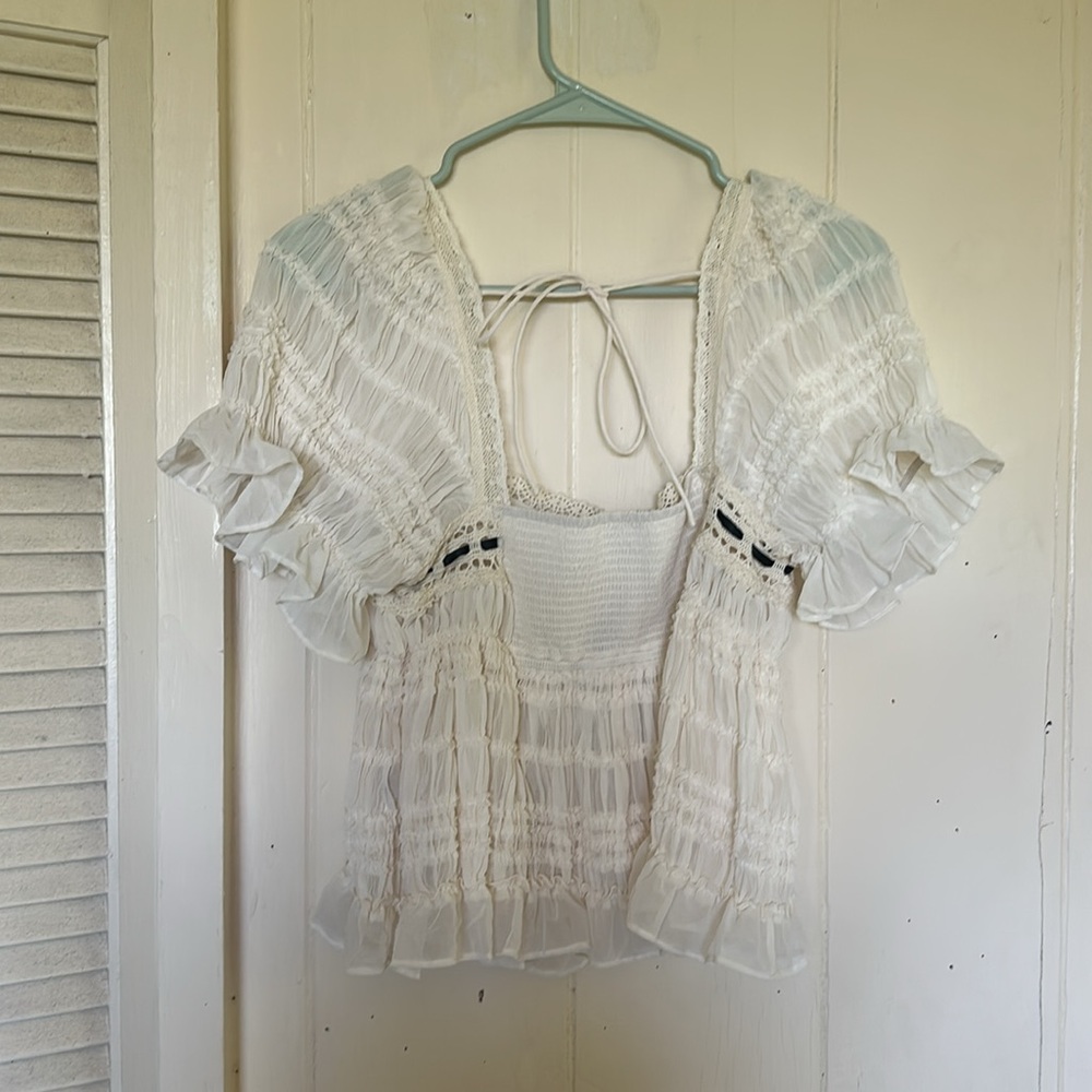 Kimchi Blue Babydoll blouse NWOT - Picture 3 of 4